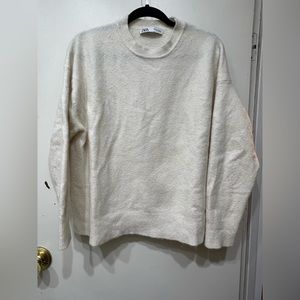 Zara size medium wool and alpaca cream colored crew neck sweater. Oversized fit